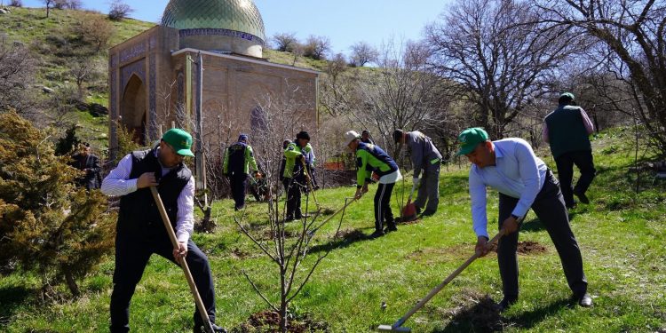 Қазығұртта өткен «Мөлдір бұлақ» республикалық акциясына 500-ге жуық тұрғын қатысты