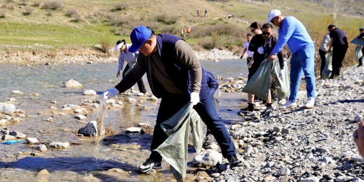 Кентауда «Мөлдір бұлақ» экоакциясы аясында Хантағыдағы бұлақ көздері ашылды