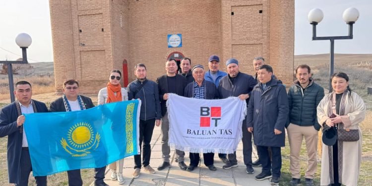 Наурыз мейрамы қарсаңында Түркістан облысында көне балуан тас көтеру рәсімі жаңғырды