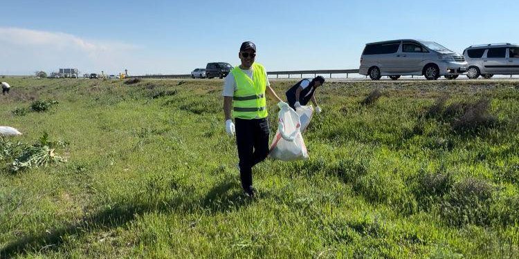 Түркістан облысында жол қызметкерлері сенбілікке шықты