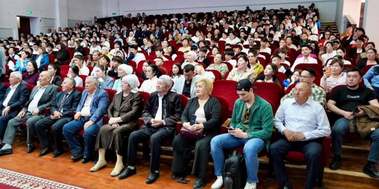 Кентауда бала тәрбиесі тақырыбында келелі кездесу өтті