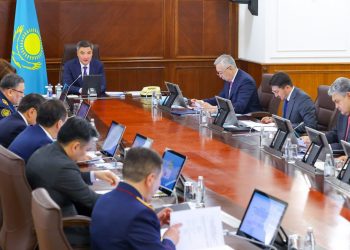 Олжас Бектенов құқық бұзушылық профилактикасы жөніндегі ВАК отырысын өткізді — жол қауіпсіздігі шаралары қаралды