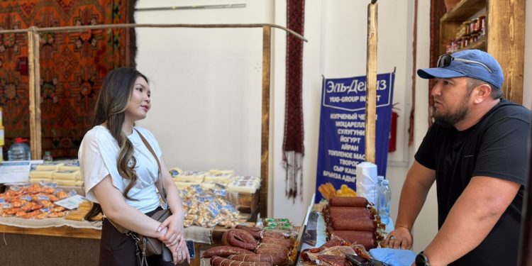Жолдау жүктеген міндет: Кентаулық кәсіпкер шұжық өнімдерін шығаруда