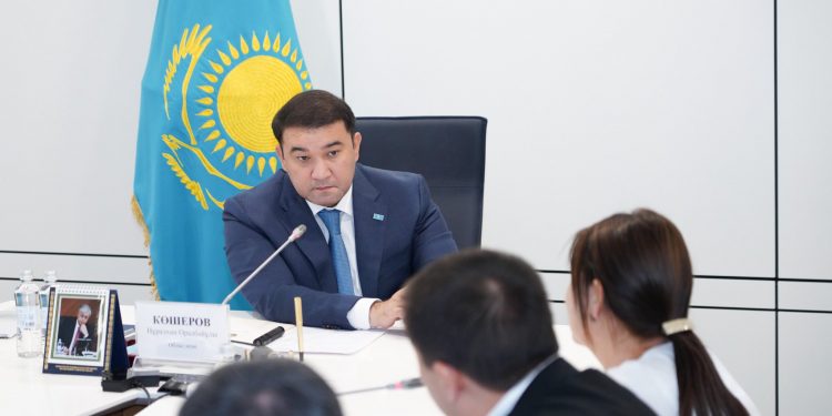 Халық үніне құлақ асатын мемлекет: Түркістан облысының әкімі тұрғындардың өтініштері мен ұсыныстарын тыңдады