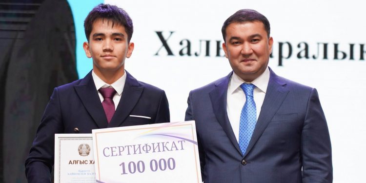 Түркістанда 1 маусым – халықаралық балаларды қорғау күніне орай ауқымды мерекелік іс-шара өтті
