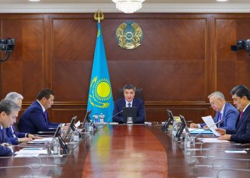 «Таза Қазақстан» Президент бастамасы Конституцияда белгіленген негізгі қағидат ретінде жүзеге асырылып жатыр — Олжас Бектенов