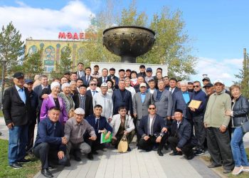 Түркістаннан Баянауылға Тайқазан макеті тарту етілді