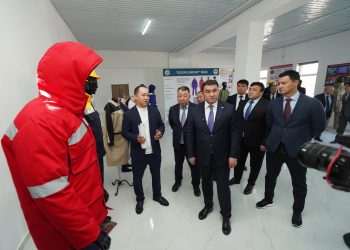 Созақтағы цех жергілікті кәсіпорындарды арнайы киім мен қолғаппен қамтуға кірісті