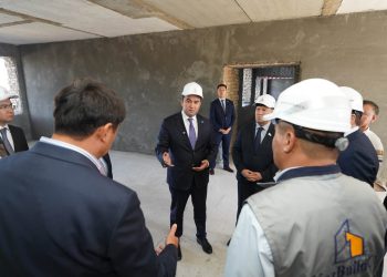 Нұралхан Көшеров Созақтағы орталық аурухананың күрделі жөндеу жұмыстарының барысын қадағалады