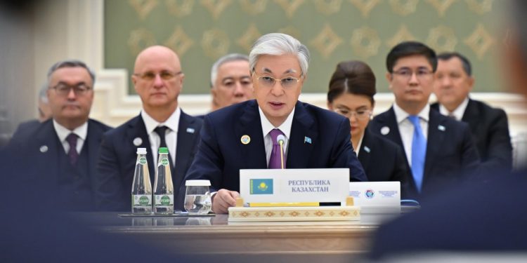 Мемлекет басшысы дүрбелеңге толы дүниеде аймақтағы бейбітшілік пен тұрақтылықты сақтау басты міндет екенін айтты